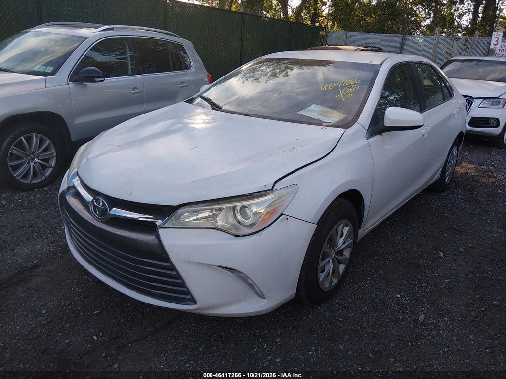 2017 Toyota Camry LE photo 2