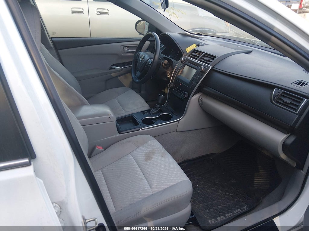 2017 Toyota Camry LE photo 5