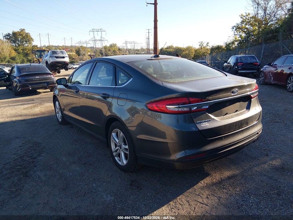 2018 Ford Fusion SE photo 3