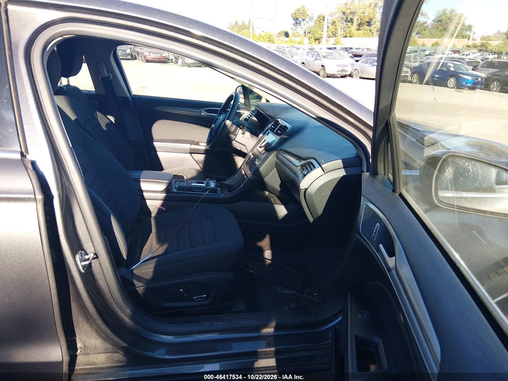 2018 Ford Fusion SE photo 5