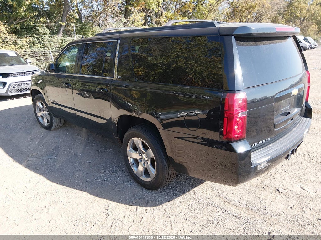 2015 Chevrolet Suburban 1500 LT photo 3