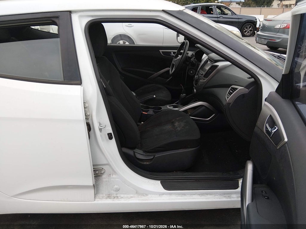 2015 Hyundai Veloster photo 5