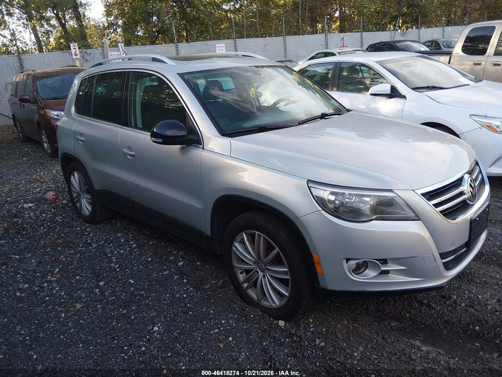 2011 Volkswagen Tiguan SEL photo 1