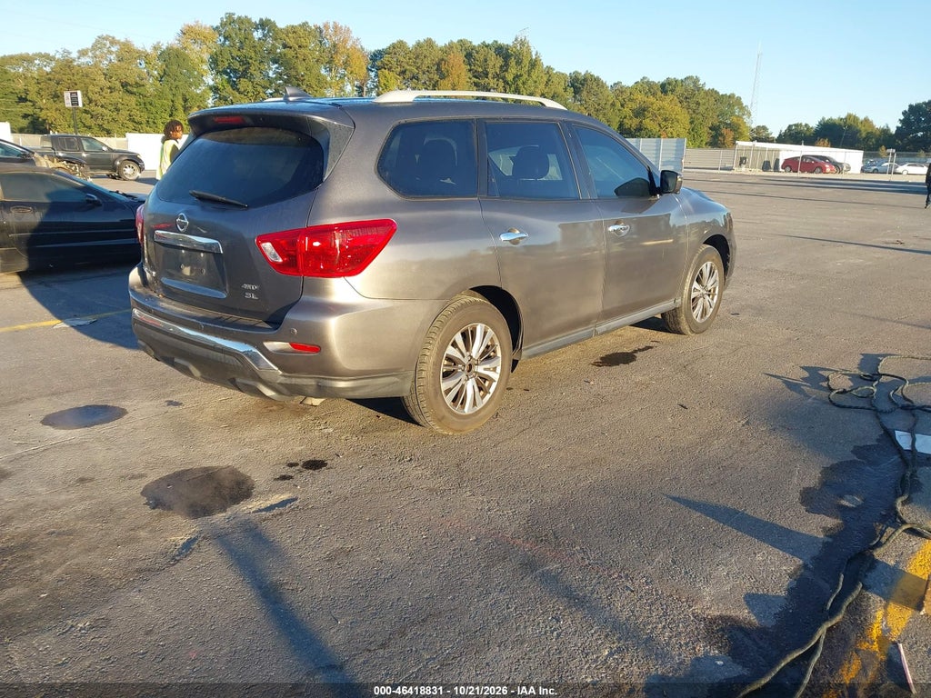 2019 Nissan Pathfinder SL photo 4