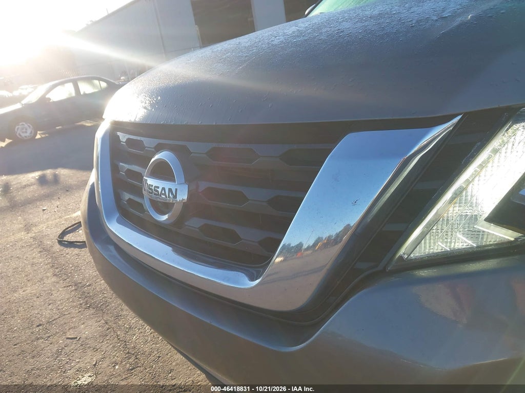 2019 Nissan Pathfinder SL photo 6