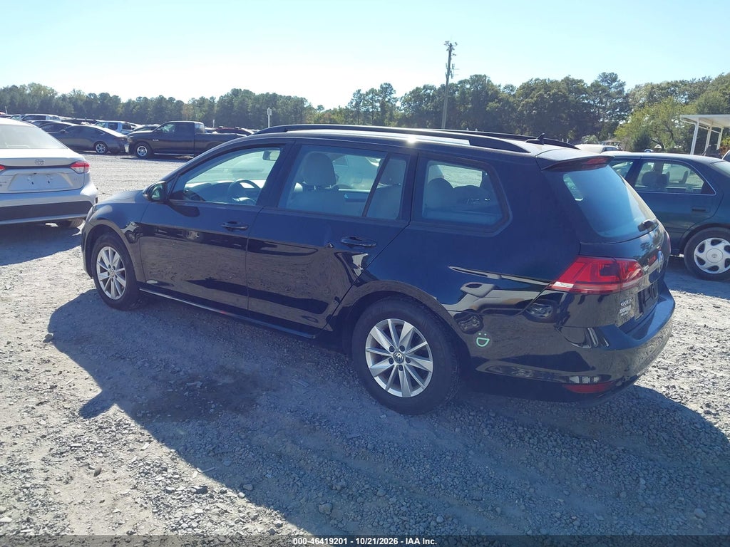 2016 Volkswagen Golf Sportwagen TSI S 4-Door photo 3