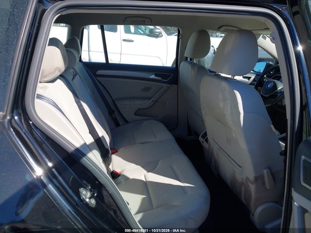 2016 Volkswagen Golf Sportwagen TSI S 4-Door photo 8
