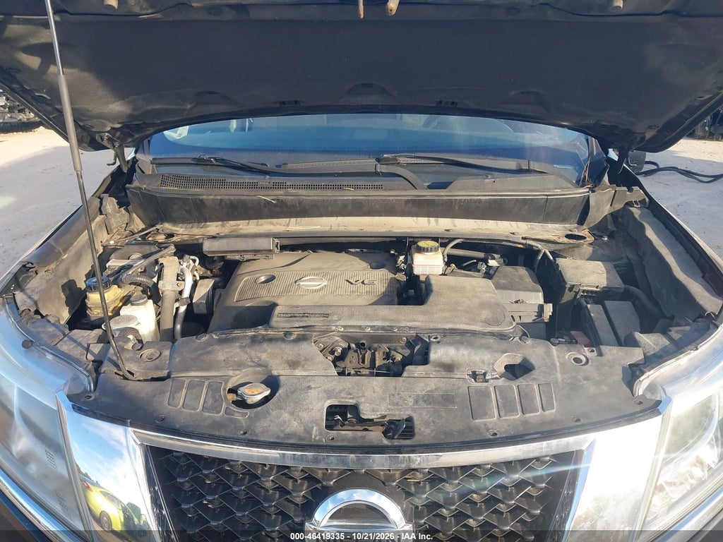 2013 Nissan Pathfinder SV photo 10