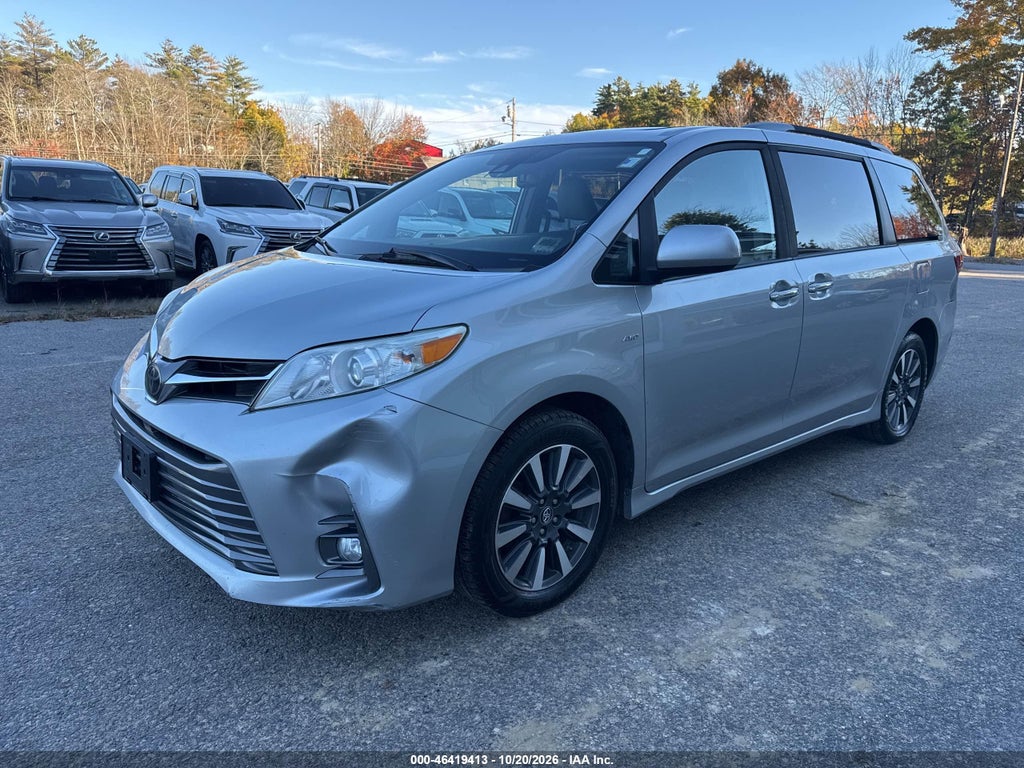 2019 Toyota Sienna XLE 7 Passenger photo 2