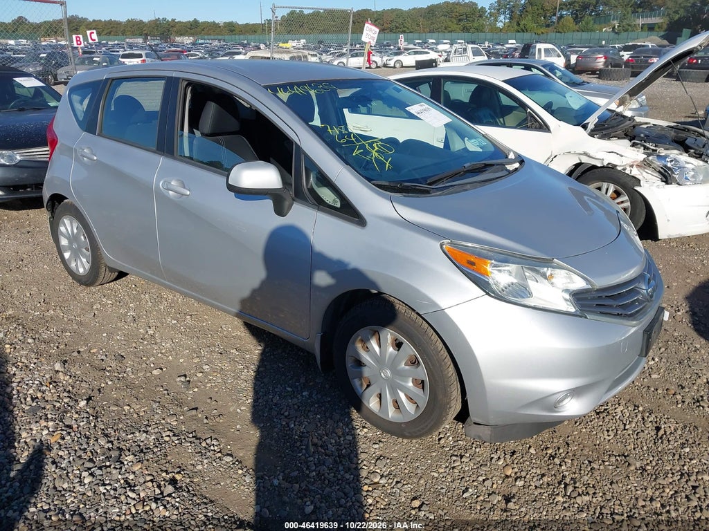 2014 Nissan Versa Note SV photo 1