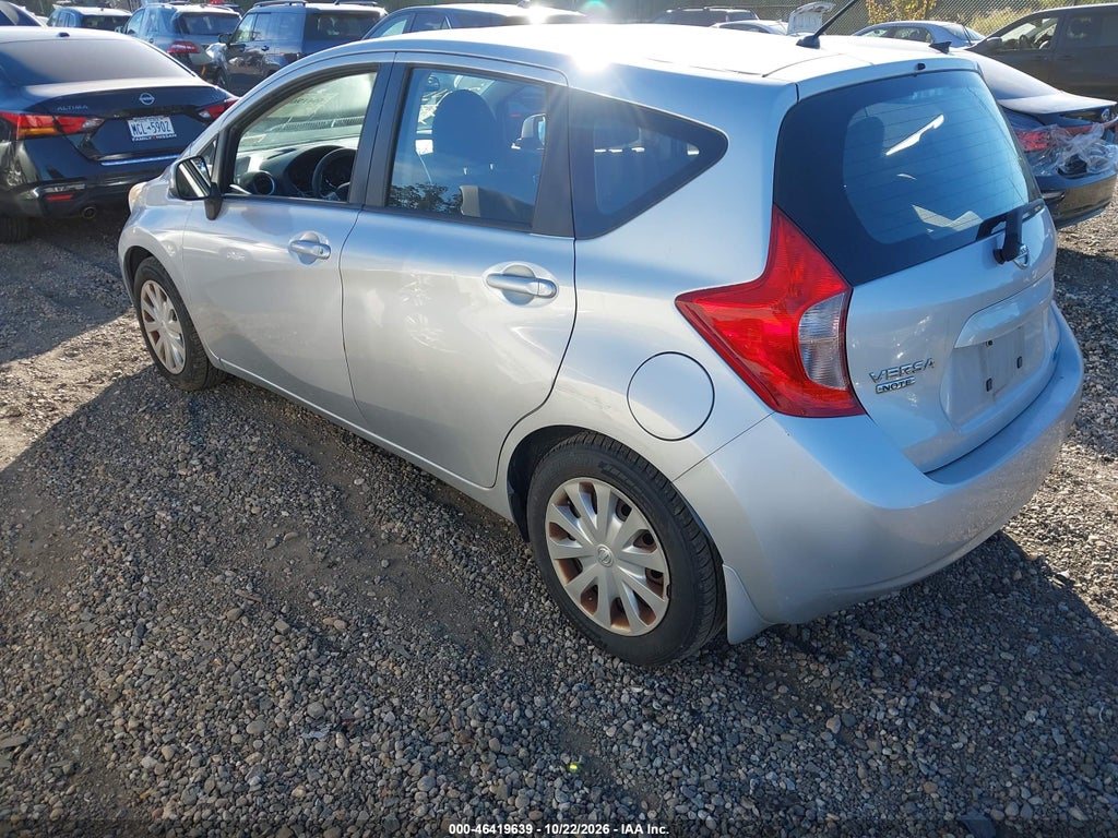 2014 Nissan Versa Note SV photo 3