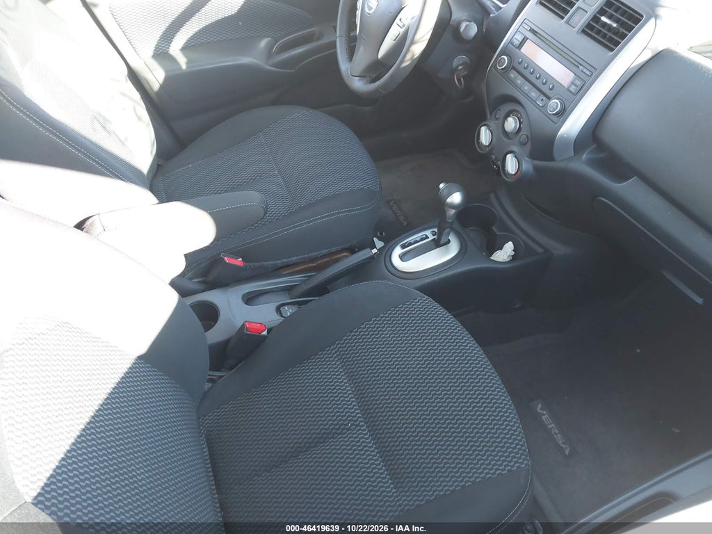 2014 Nissan Versa Note SV photo 5