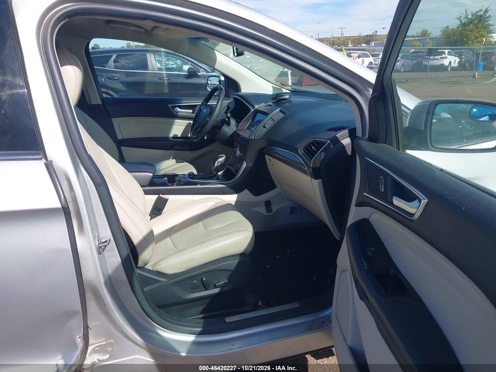2018 Ford Edge Titanium photo 5