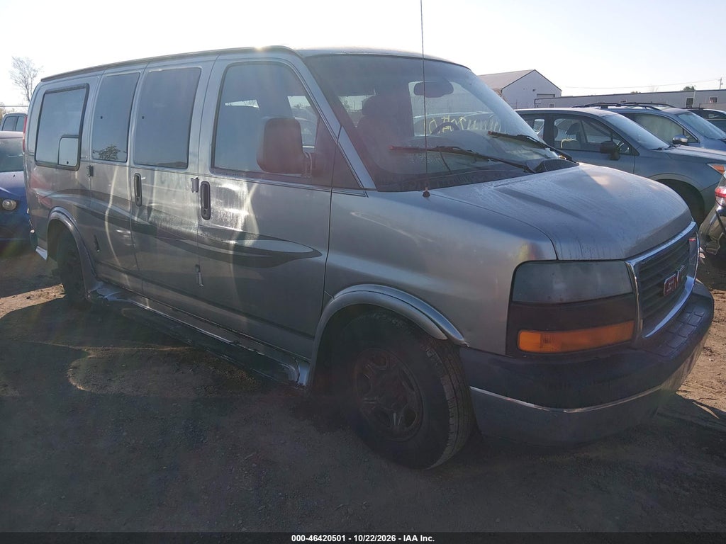 2003 GMC Savana Cutaway Standard/Standard W/C7L/C7N photo 1