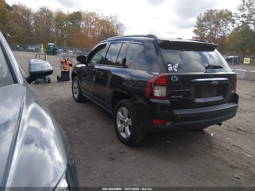 2016 Jeep Compass Latitude photo 3