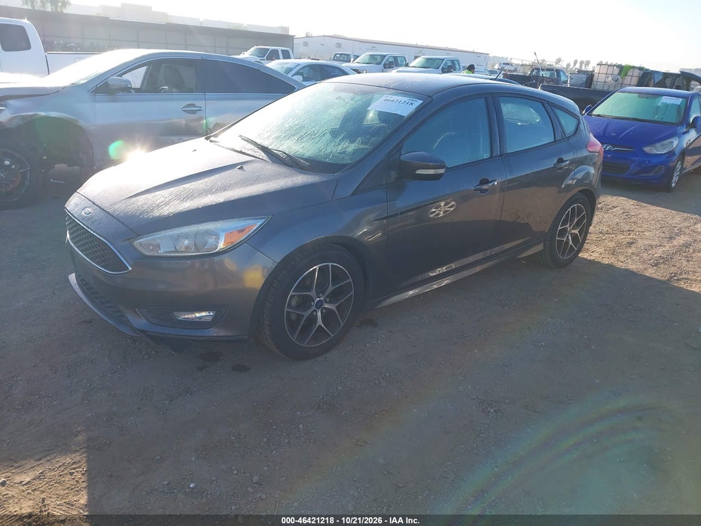2016 Ford Focus SE photo 2