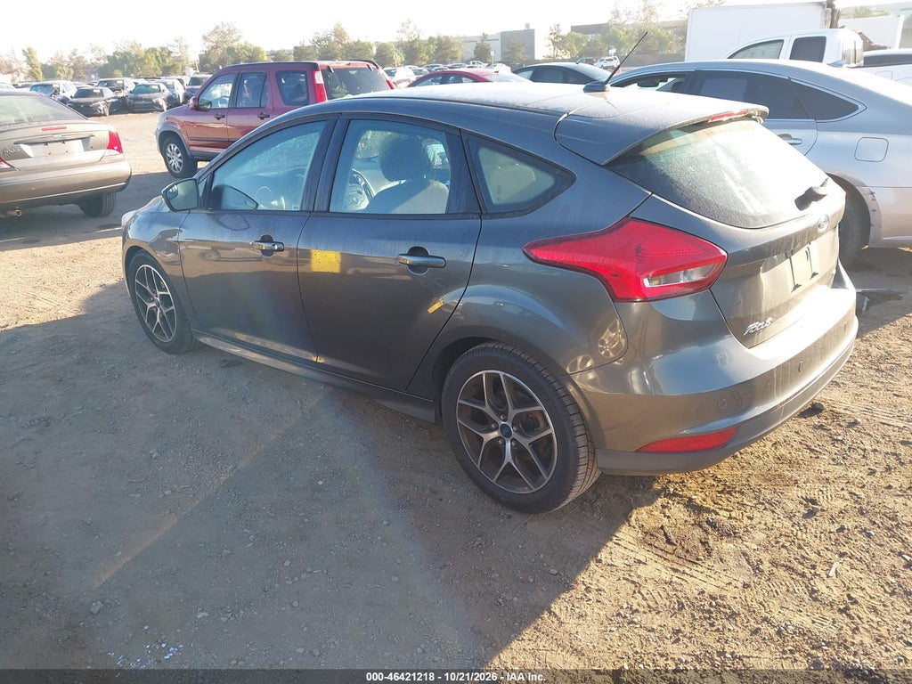 2016 Ford Focus SE photo 3