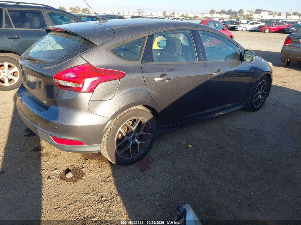 2016 Ford Focus SE photo 4