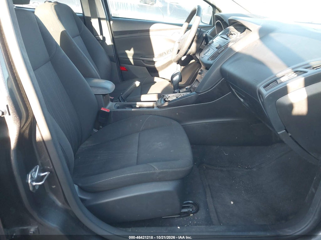 2016 Ford Focus SE photo 5