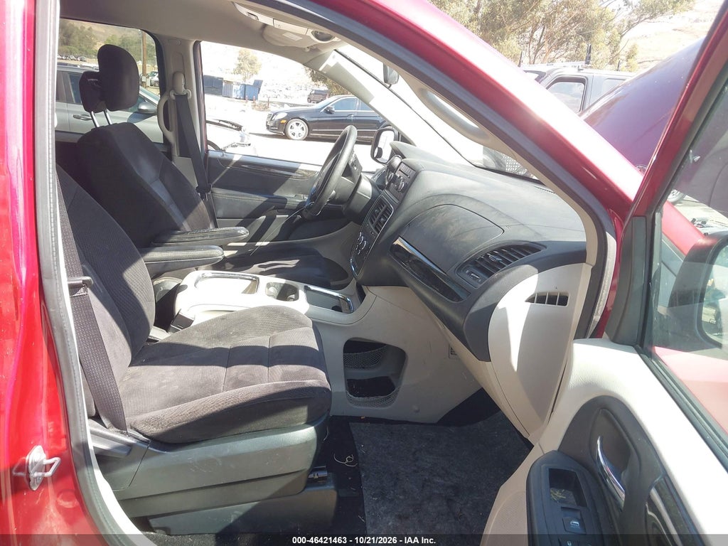 2014 Dodge Grand Caravan SXT photo 5