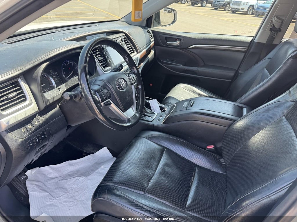 2014 Toyota Highlander Limited Platinum V6 photo 5