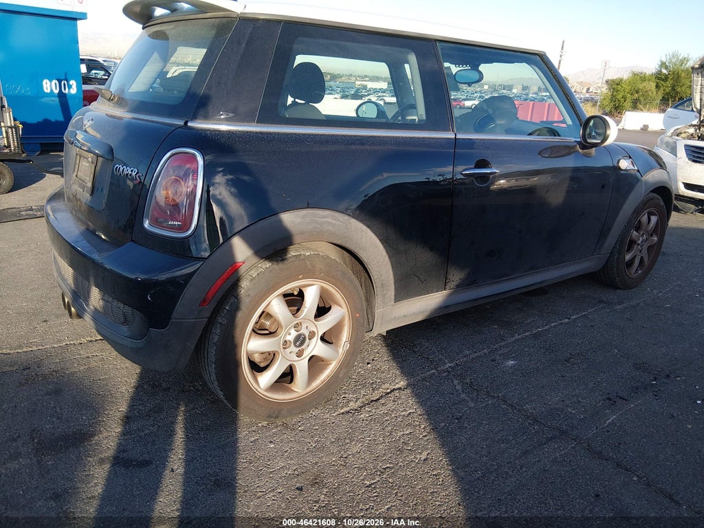 2010 Mini Cooper S photo 4