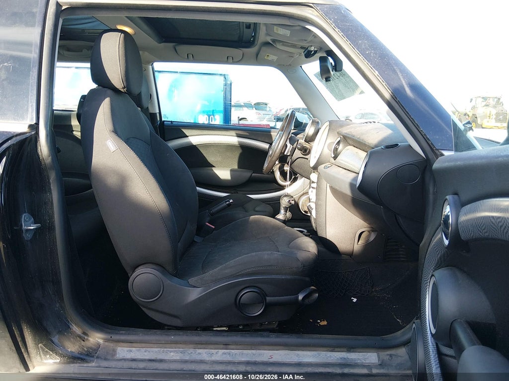 2010 Mini Cooper S photo 5