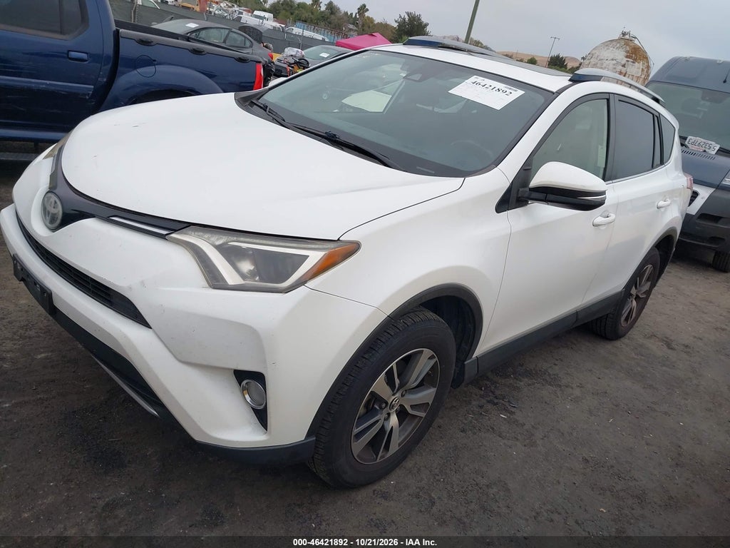 2018 Toyota RAV4 XLE photo 2