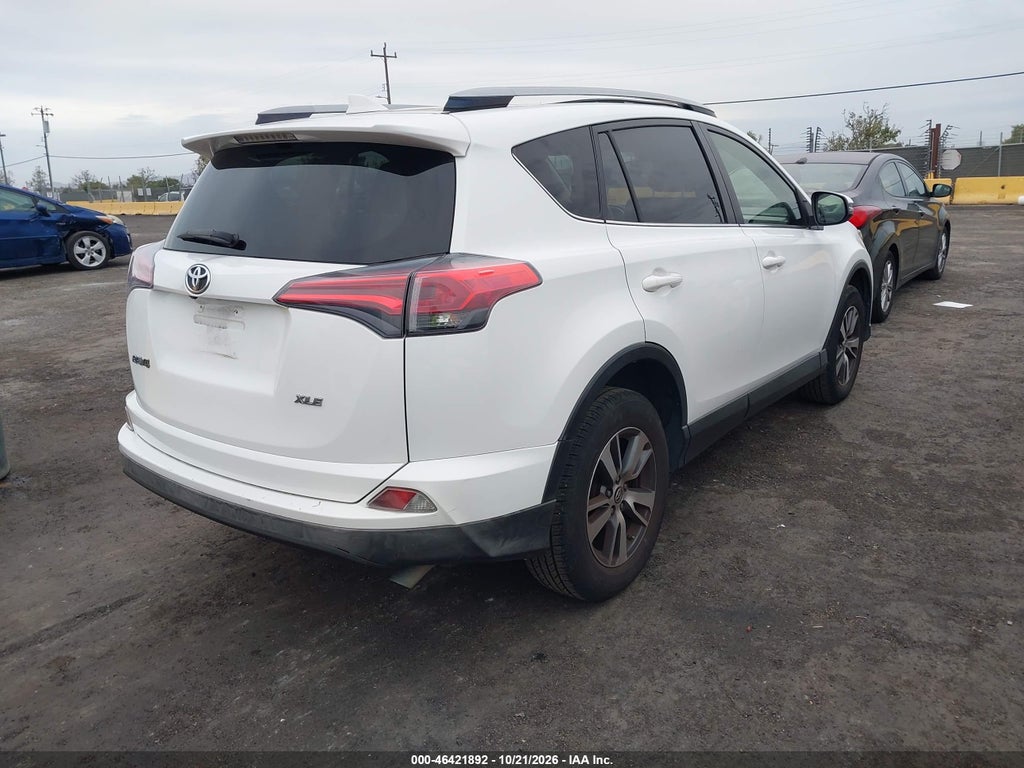 2018 Toyota RAV4 XLE photo 4
