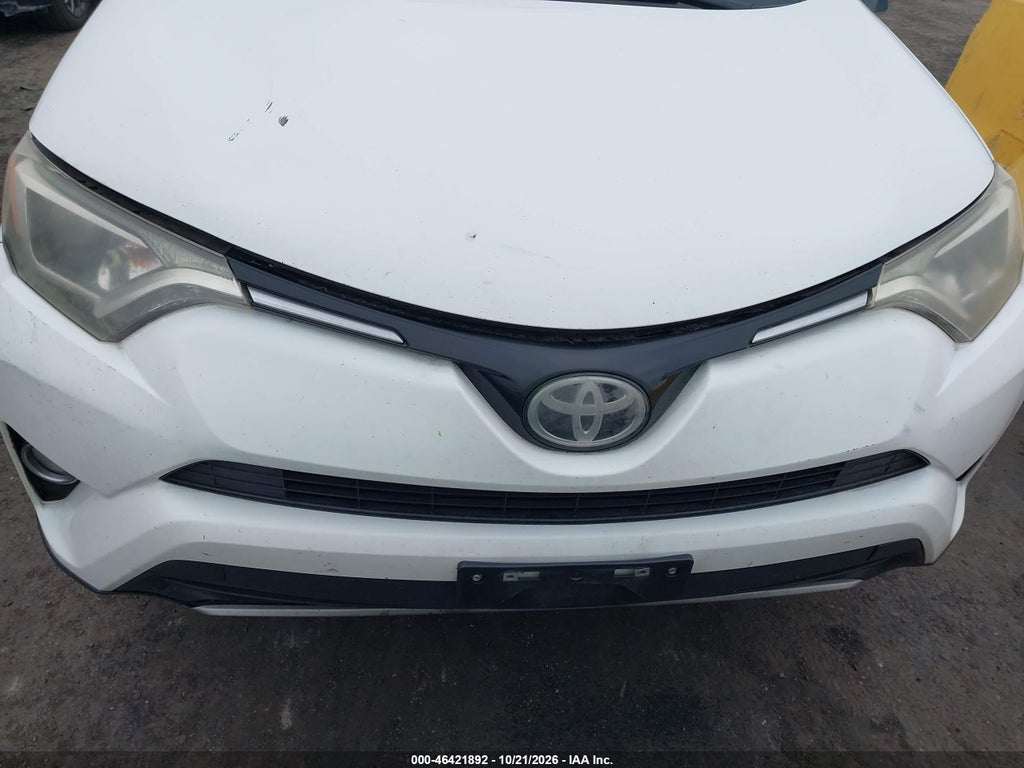 2018 Toyota RAV4 XLE photo 6