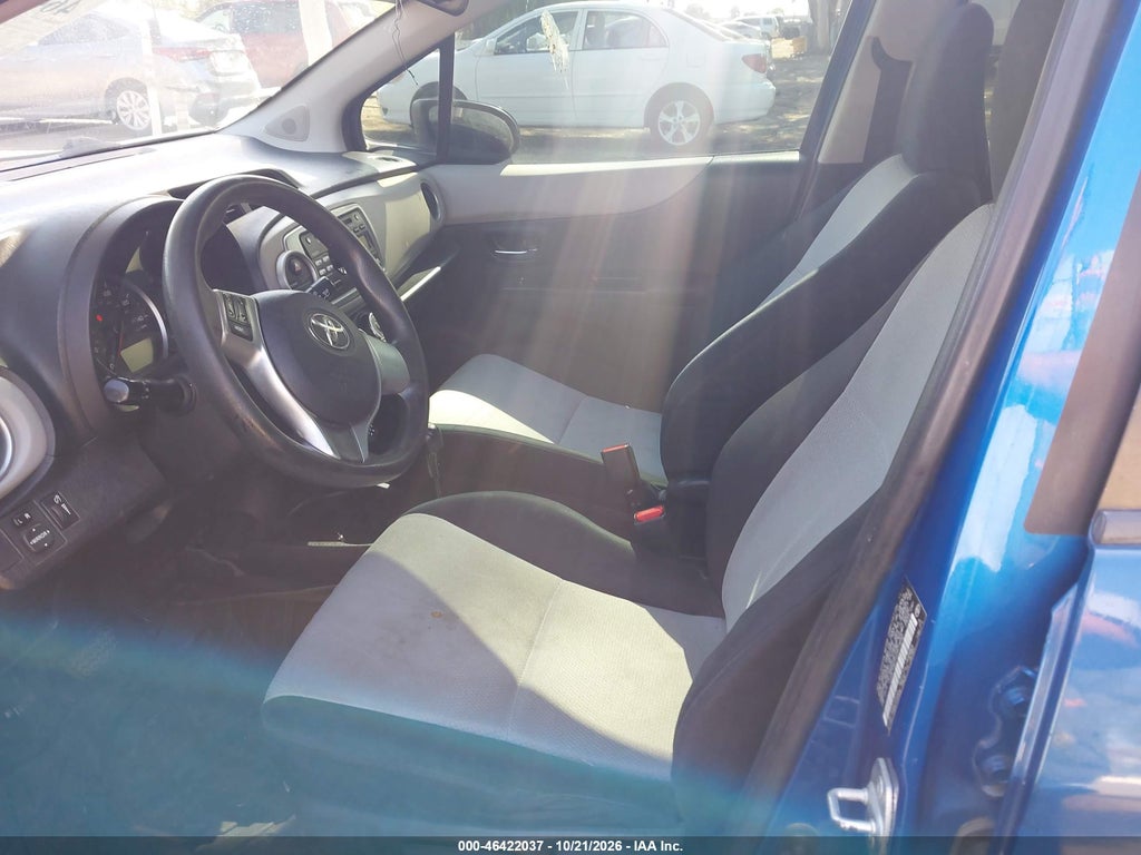 2012 Toyota Yaris LE photo 5