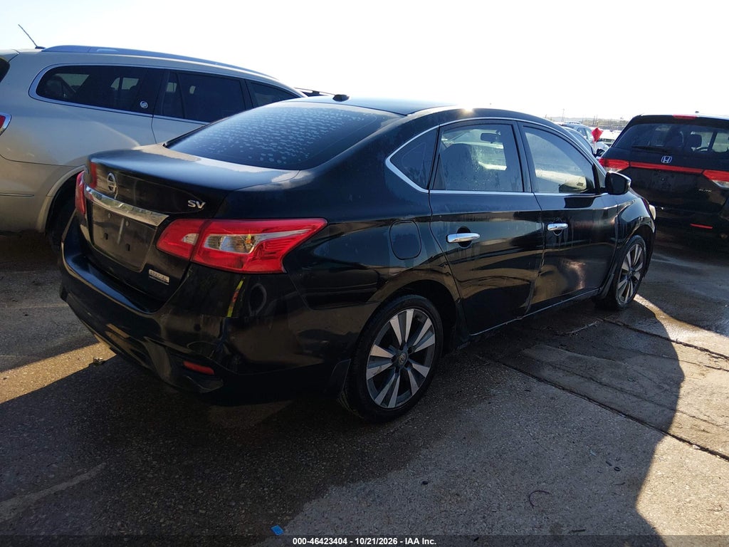 2019 Nissan Sentra SV photo 4
