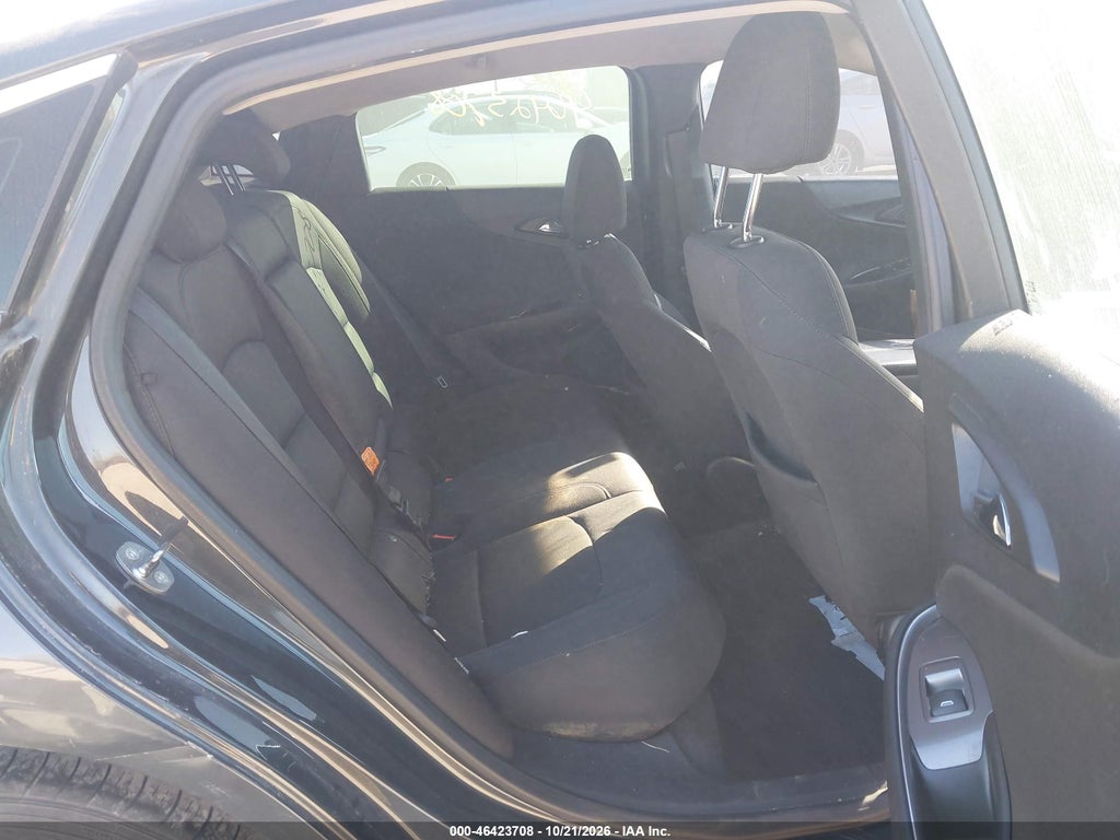 2017 Chevrolet Malibu 1LT photo 8