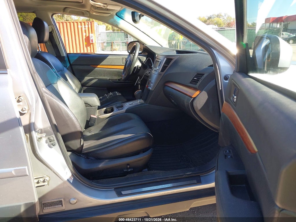 2014 Subaru Outback 2.5I Limited photo 5