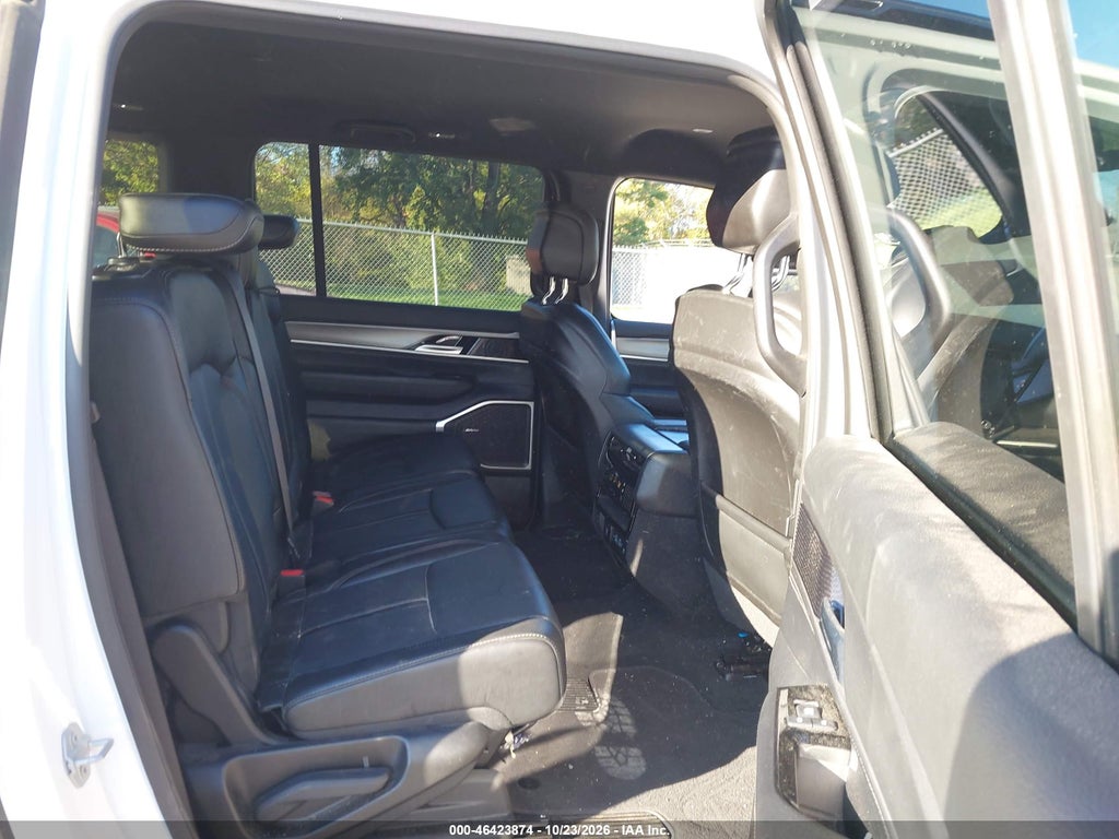 2025 Jeep Wagoneer L Series II 4X4 photo 8