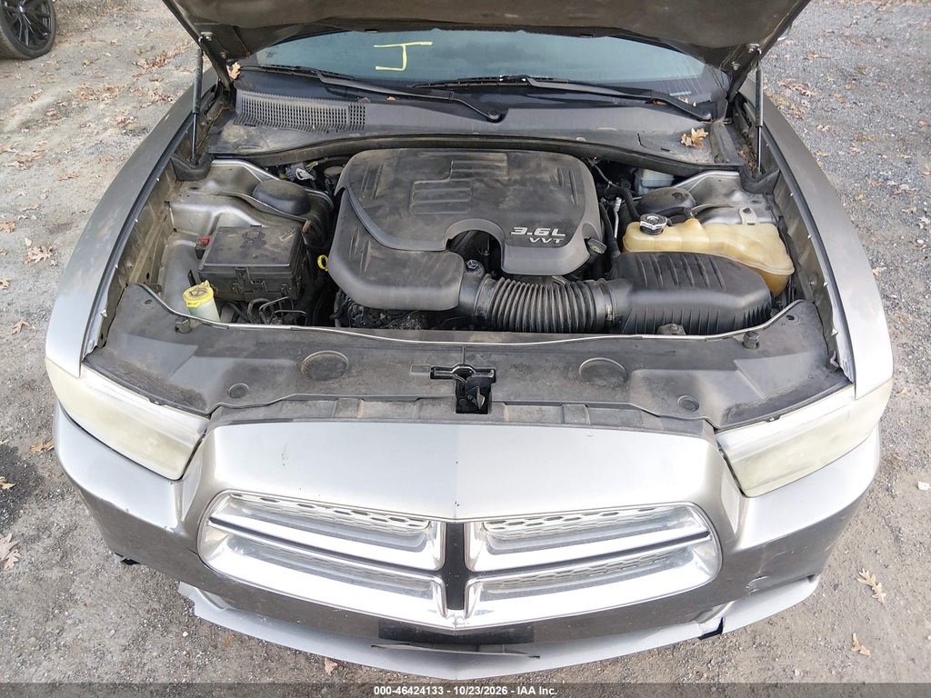 2011 Dodge Charger photo 10