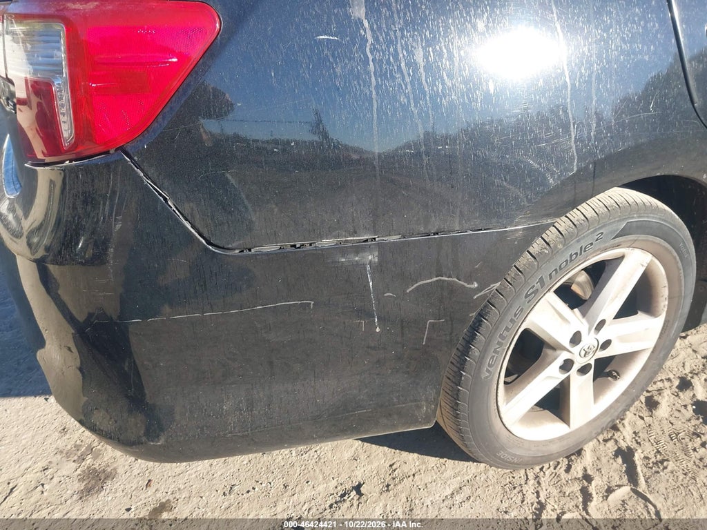 2013 Toyota Camry LE photo 6