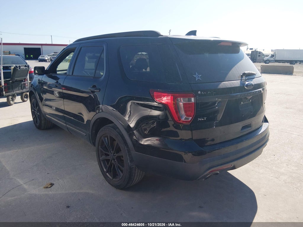 2017 Ford Explorer XLT photo 3