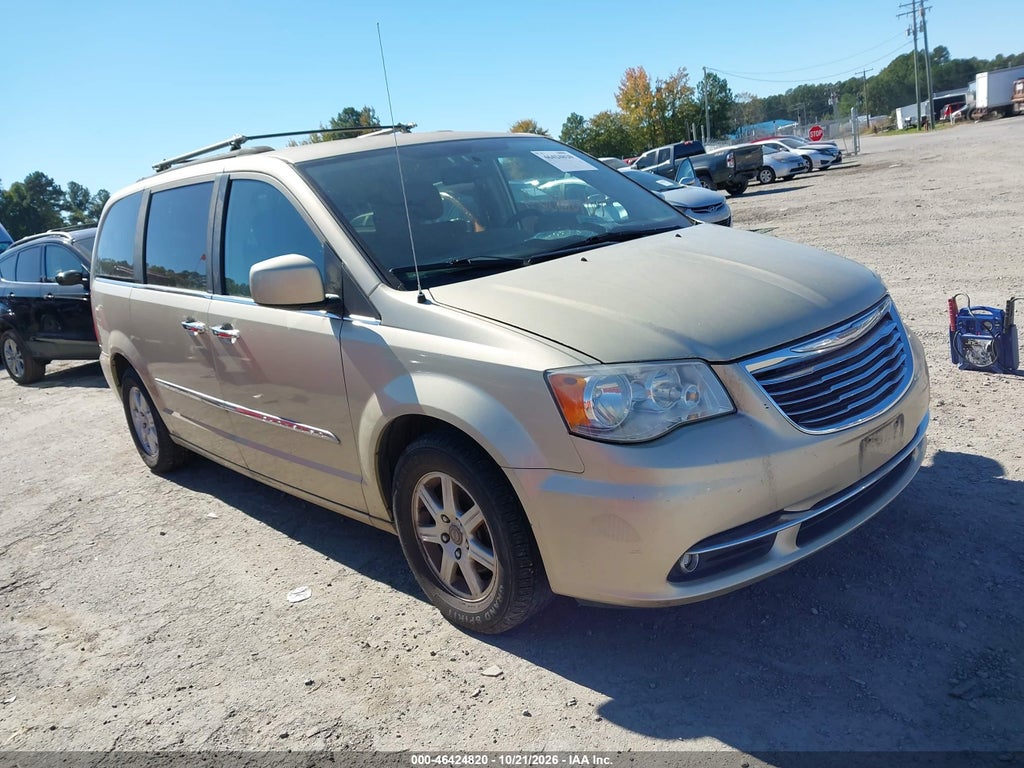 2012 Chrysler Town & Country Touring photo 1