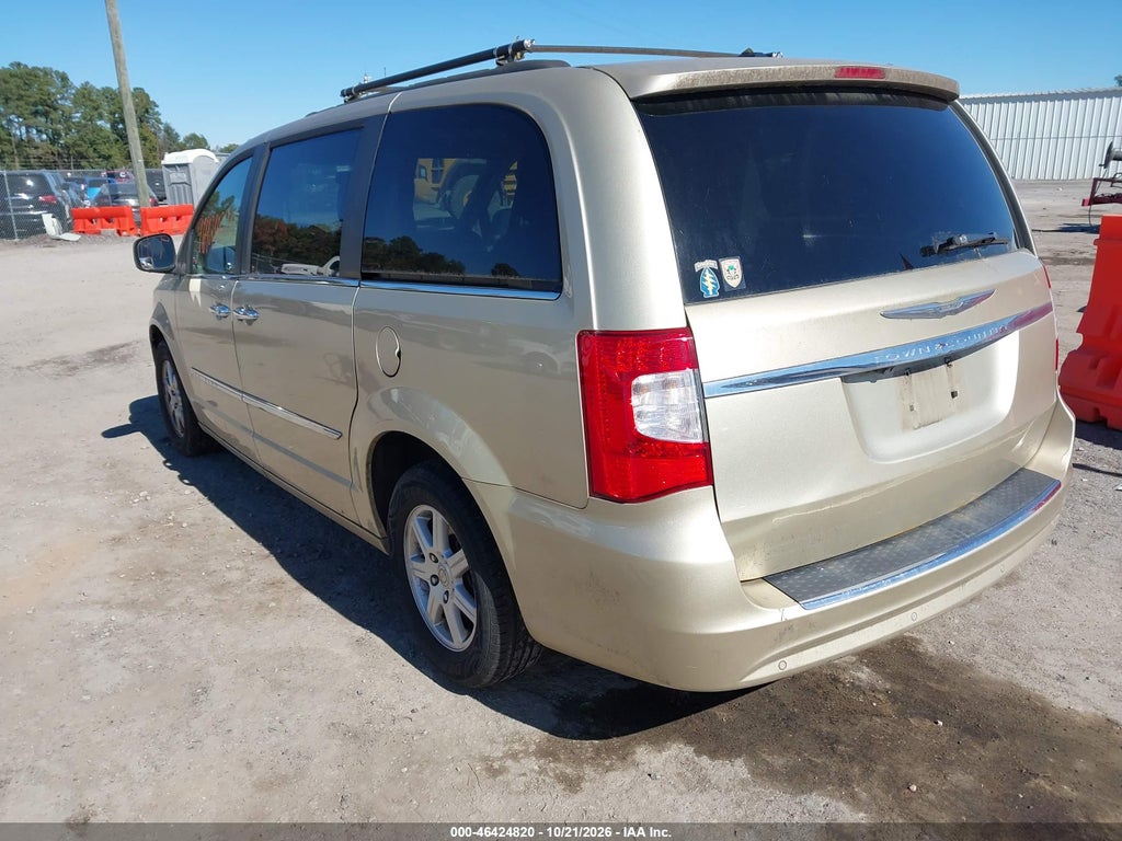 2012 Chrysler Town & Country Touring photo 3