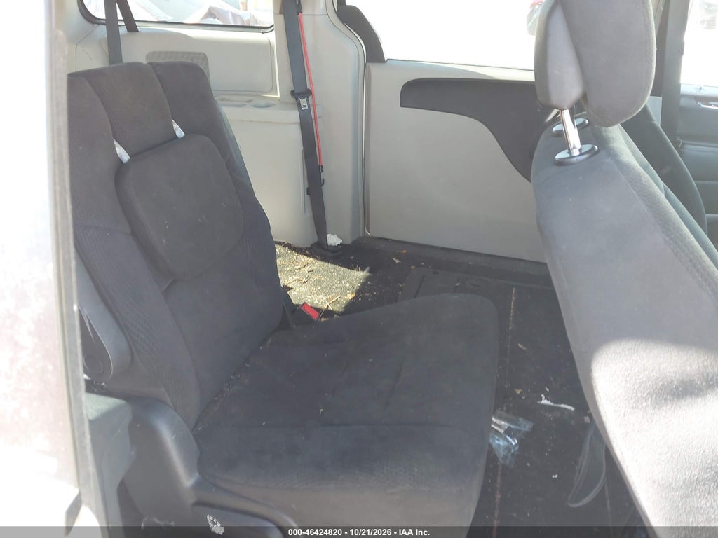 2012 Chrysler Town & Country Touring photo 8