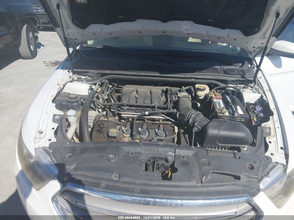 2014 Ford Taurus SEL photo 10