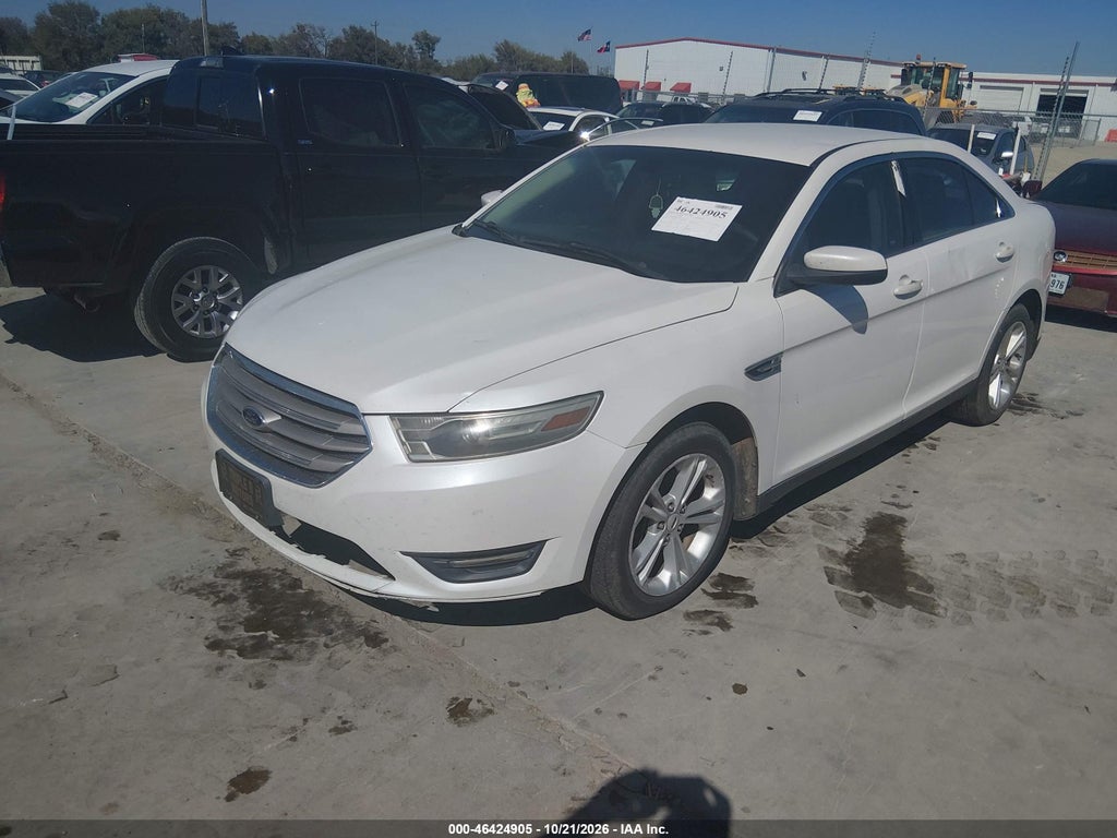 2014 Ford Taurus SEL photo 2