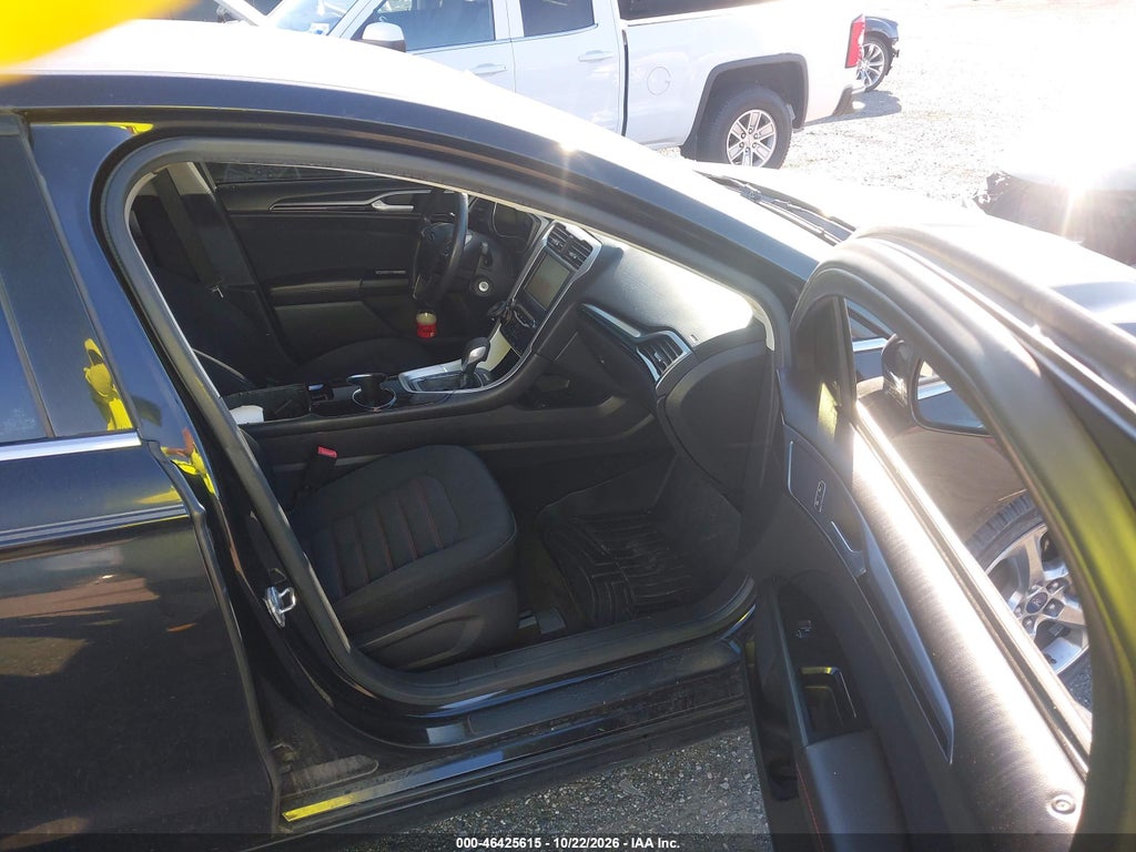 2014 Ford Fusion SE photo 5