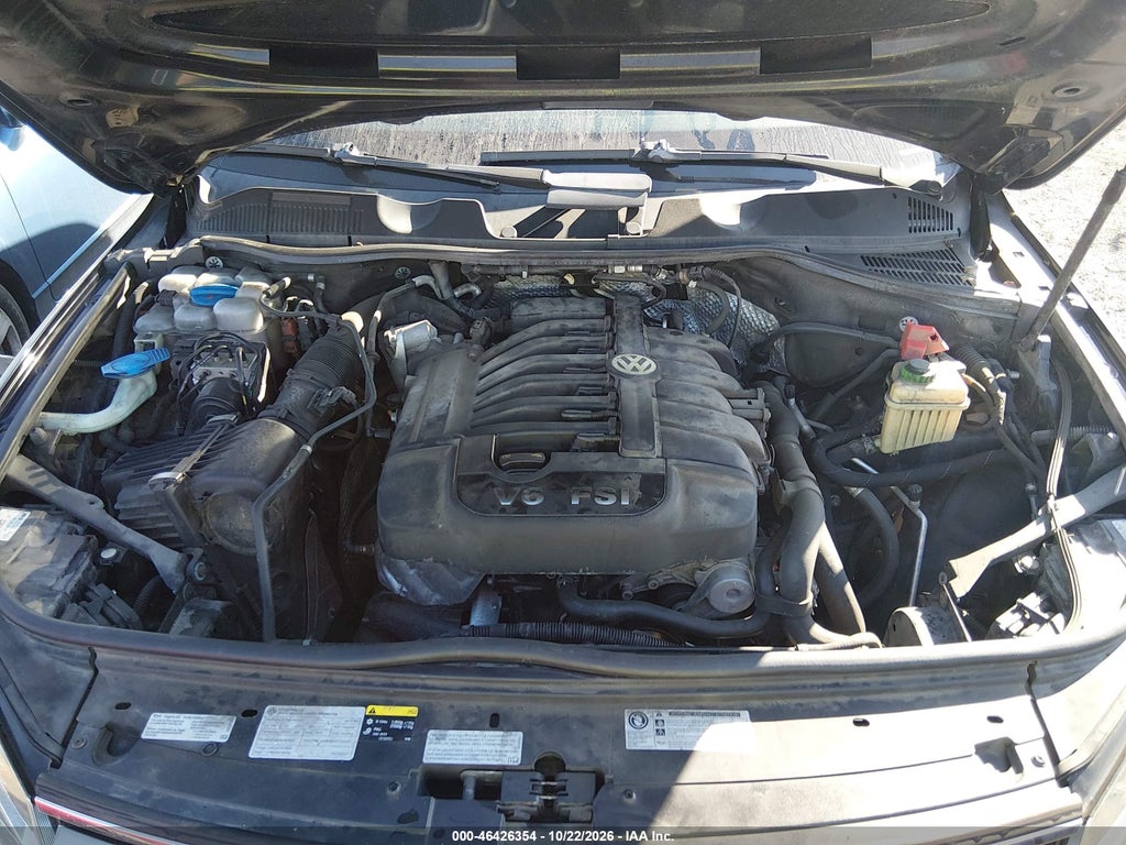 2016 Volkswagen Touareg VR6 LUX photo 10