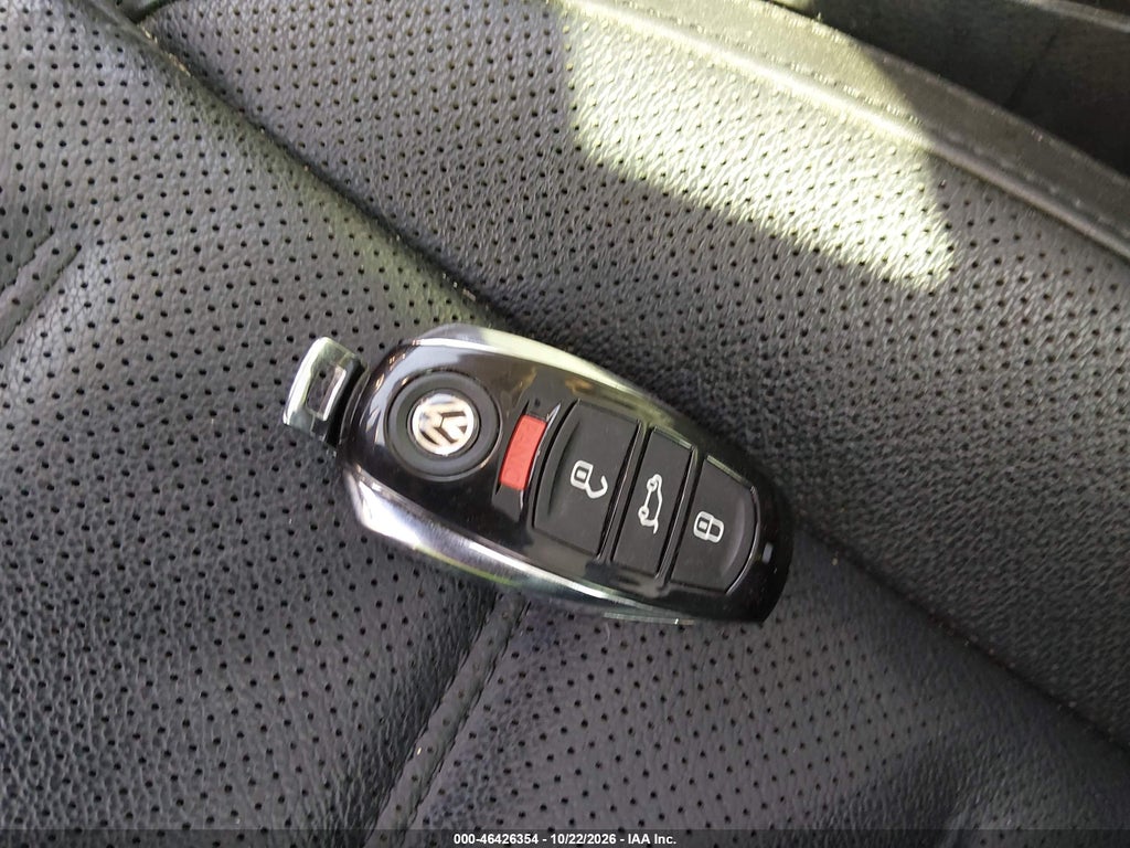 2016 Volkswagen Touareg VR6 LUX photo 11