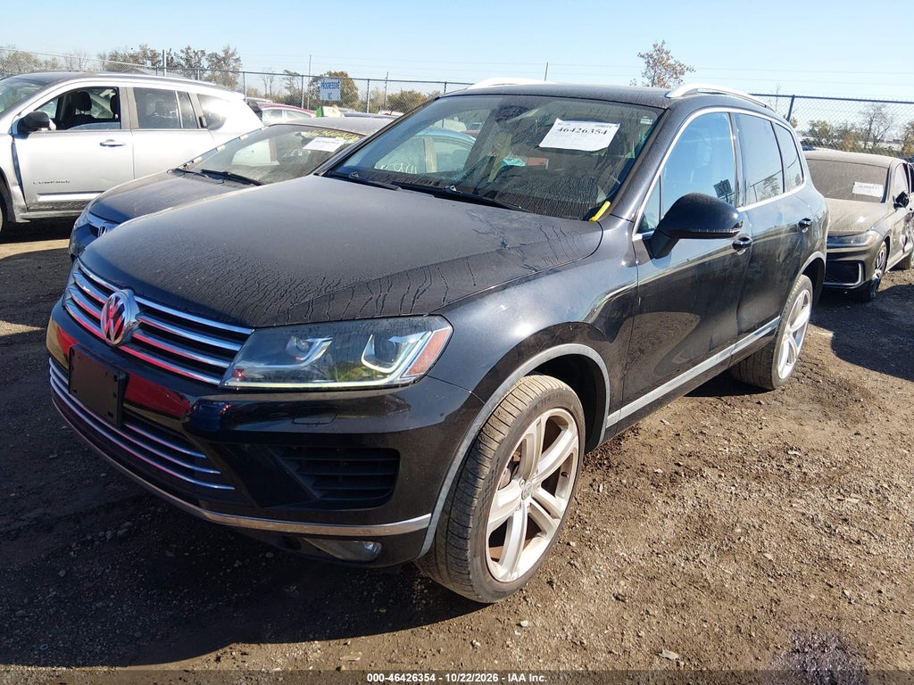 2016 Volkswagen Touareg VR6 LUX photo 2