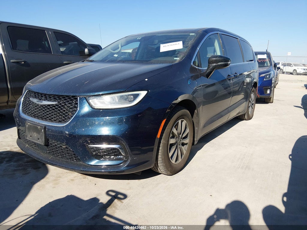 2024 Chrysler Pacifica Hybrid Select photo 2