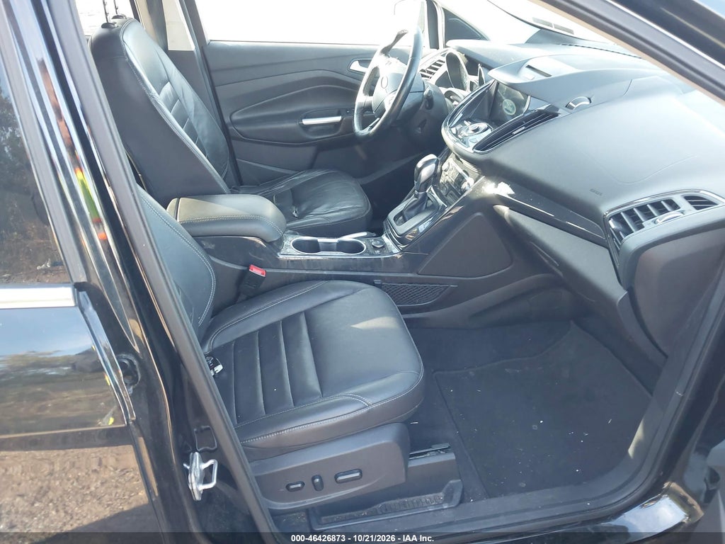 2016 Ford Escape Titanium photo 5