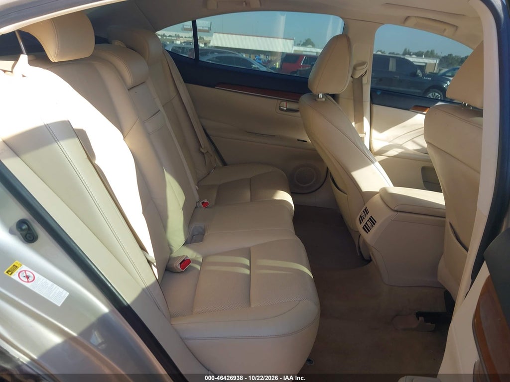 2015 Lexus ES 300H photo 8